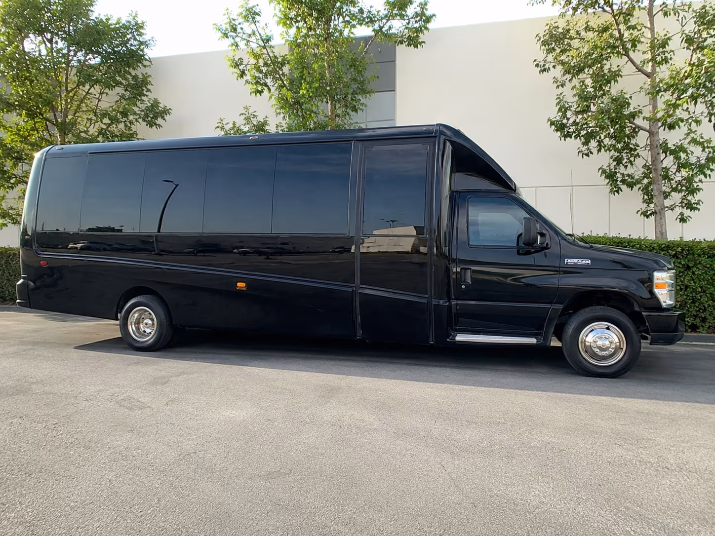 bus rentals for bands and performers traveling through bowie