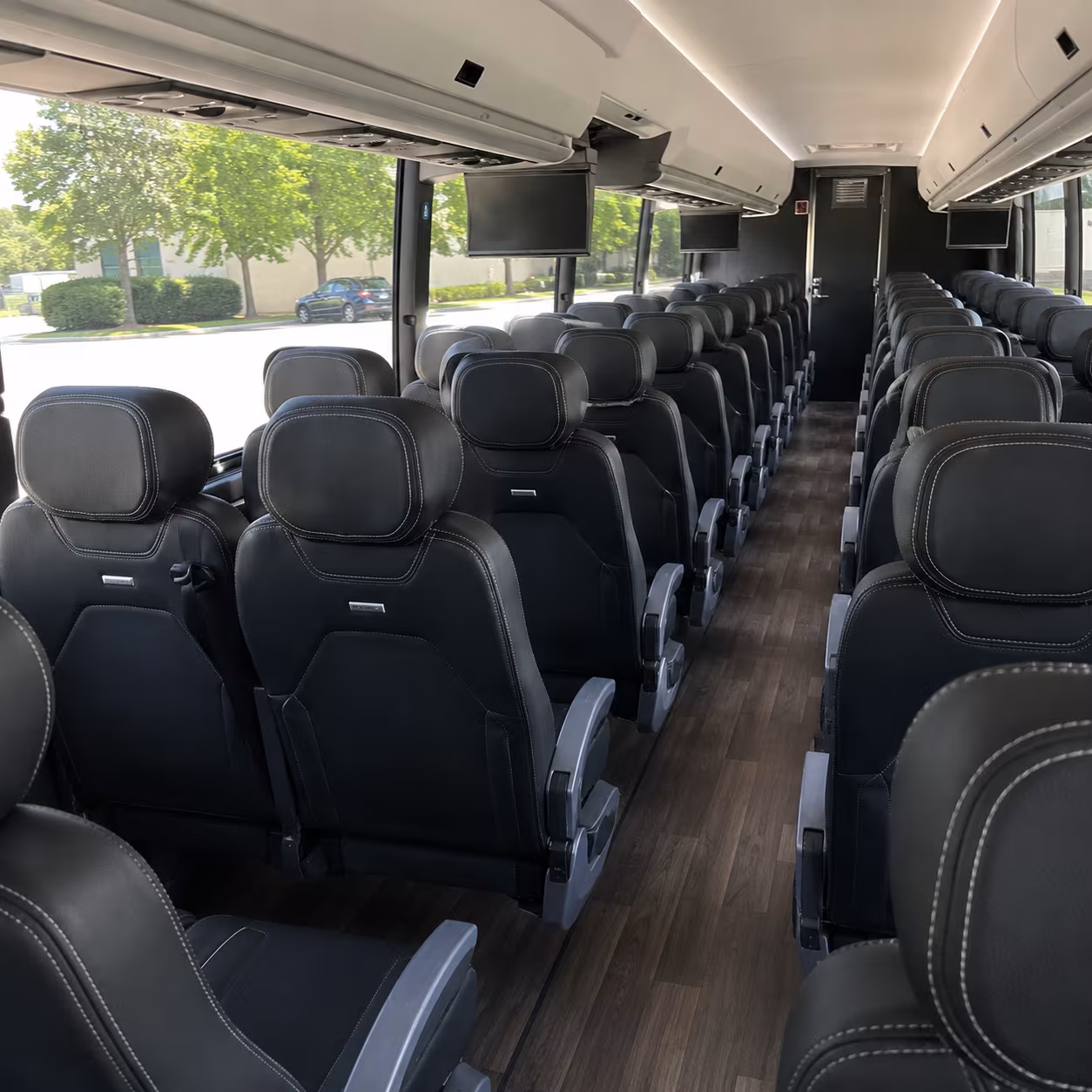 charter bus service for bowie groups heading to the beach