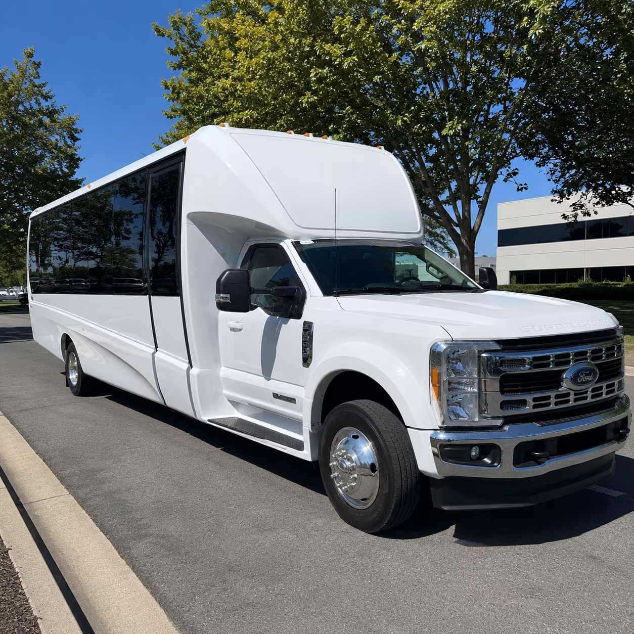 corporate airport transfer buses between bowie and bwi dca and iad