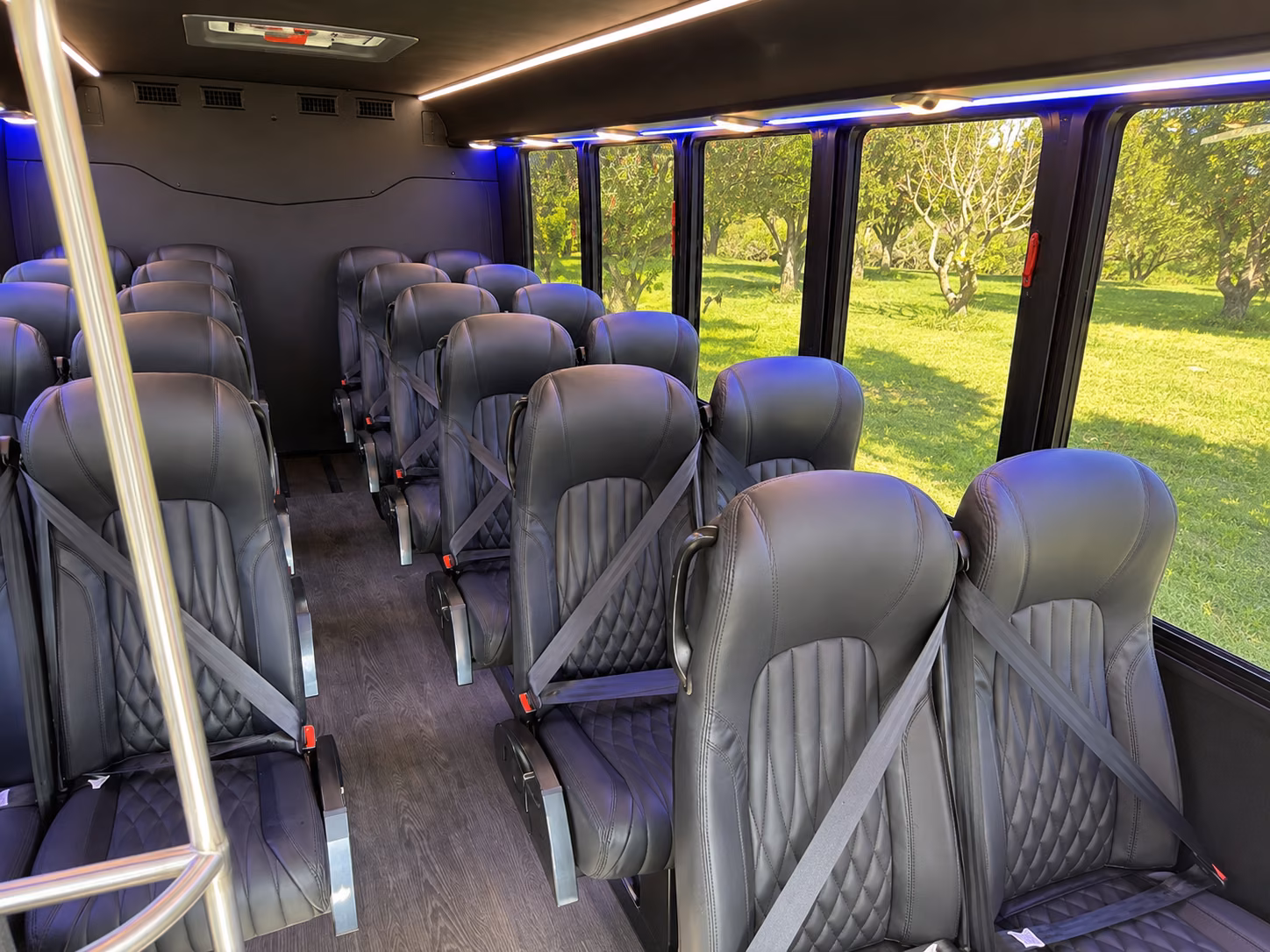 shuttle buses for bowie wedding guests between hotels and venues